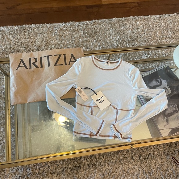 New with tags Aritzia Sunday Best
DOVE LONG SLEEVE - Picture 2 of 9